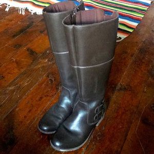 Clarks women’s leather boots size 9.5